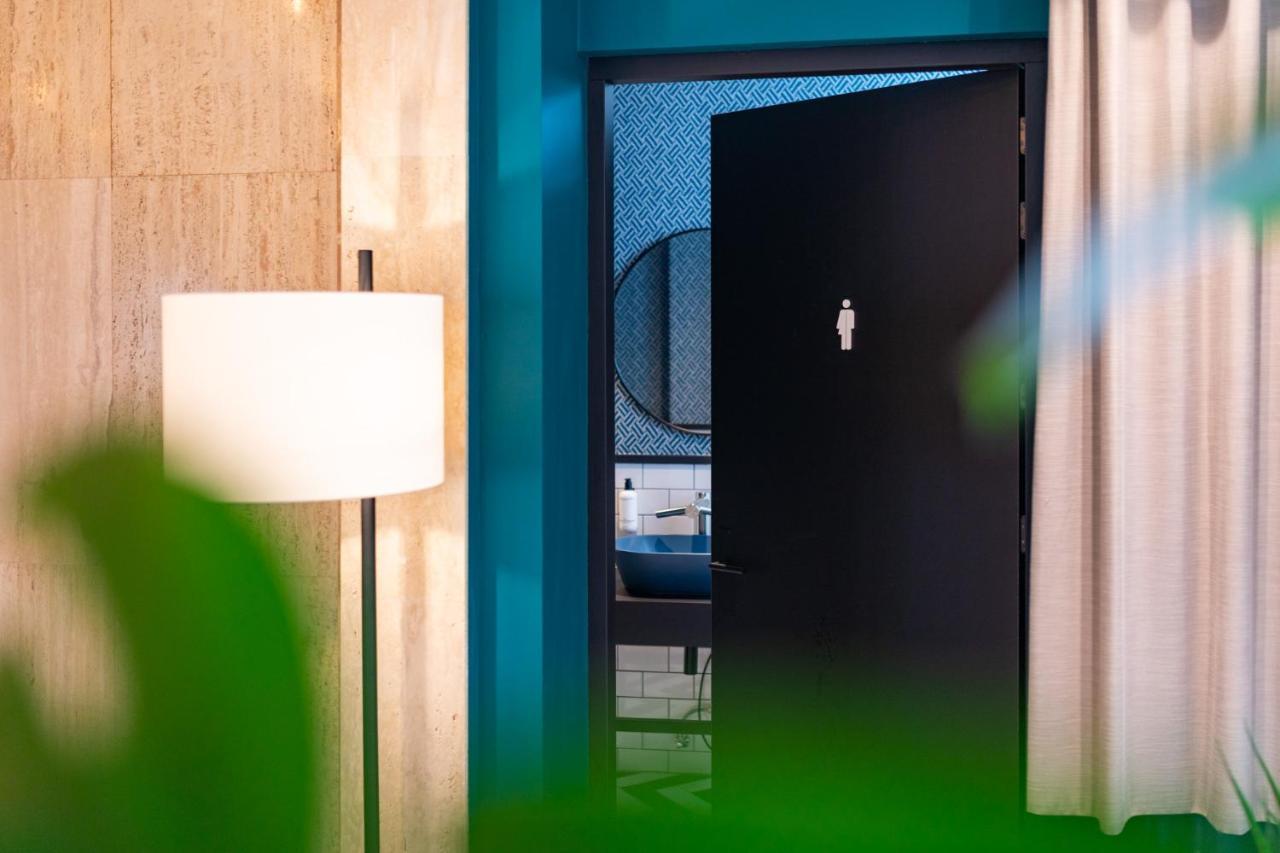 Vie Via - Your Hotel ลีวาร์เดิน ภายนอก รูปภาพ